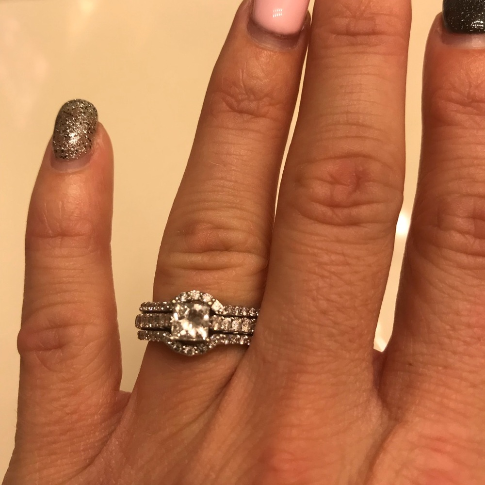 Diamond Ring - Picture 5 of 6